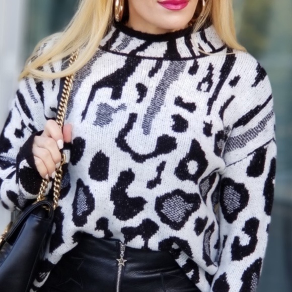 MODA ME COUTURE Sweaters - Animal Print Comfy Sweater